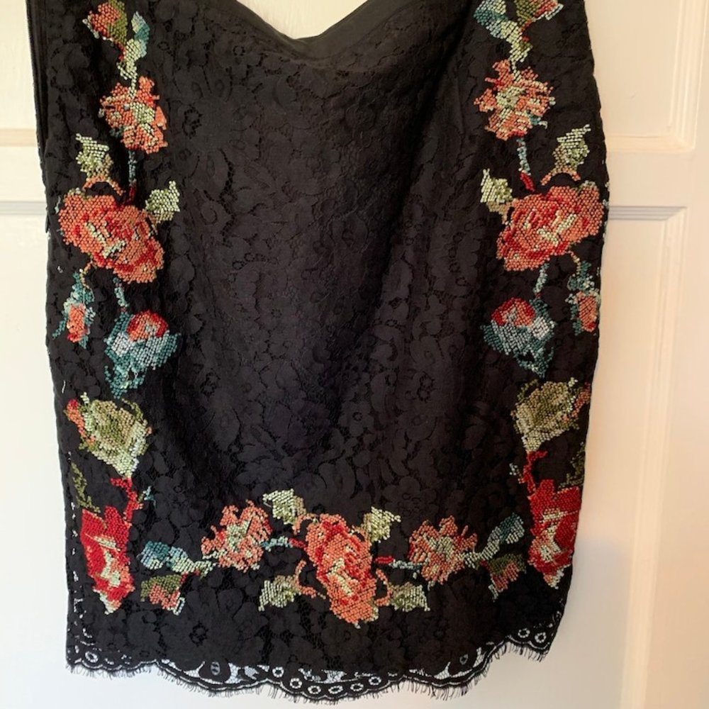 JOIE lace short skirt w/lining